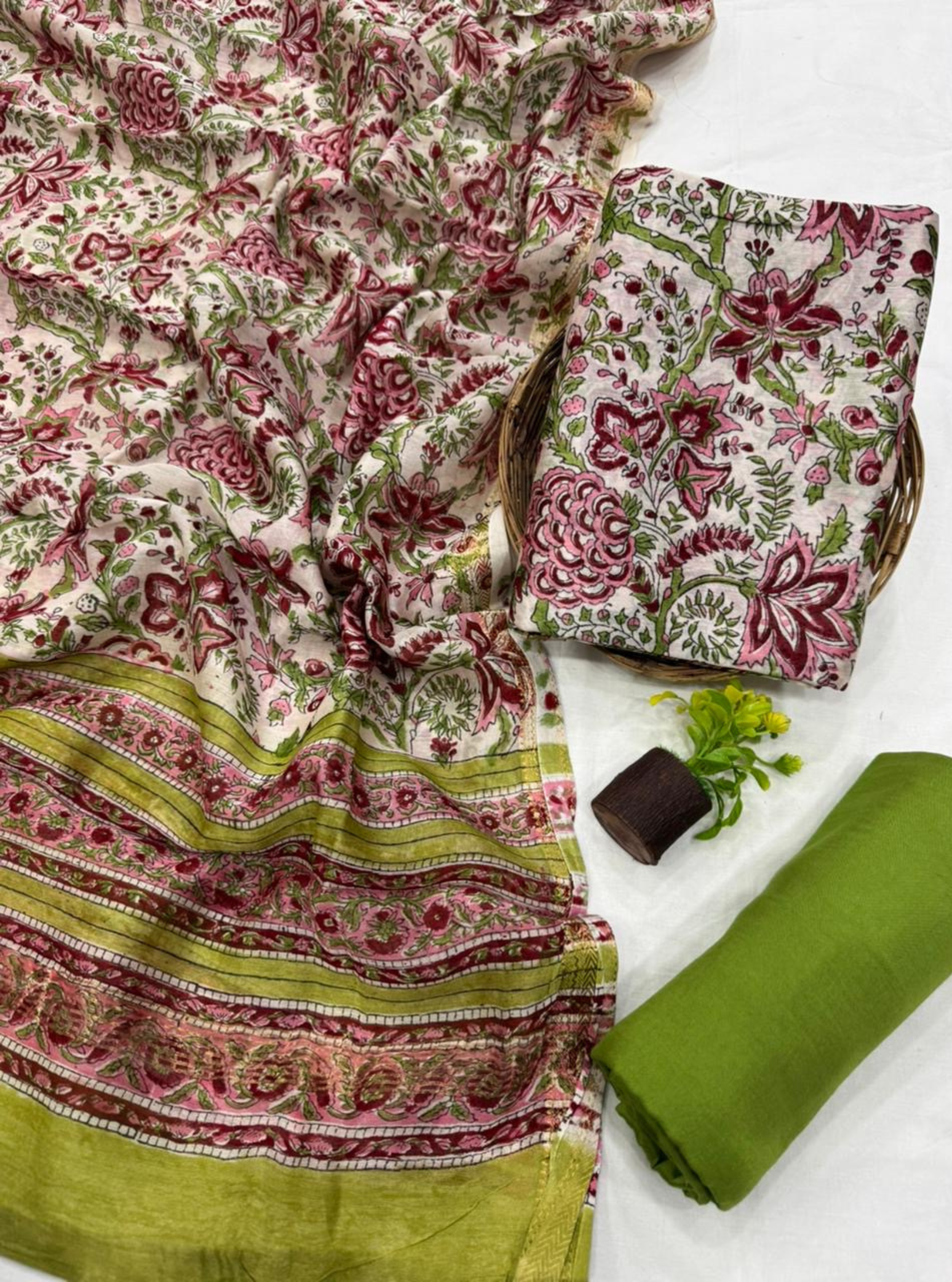 Gulbagh Pink-Green Maheshwari Handblock Suit Set
