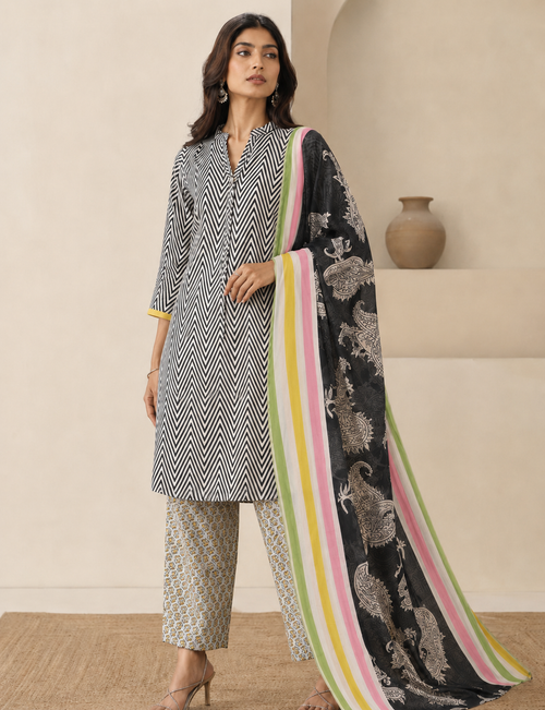Aafreen Mul Cotton Unstitched Suit Set