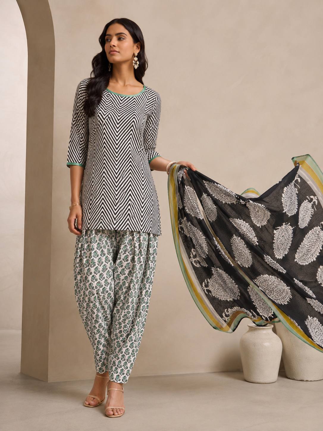 Aafreen Mul Cotton Unstitched Suit Set