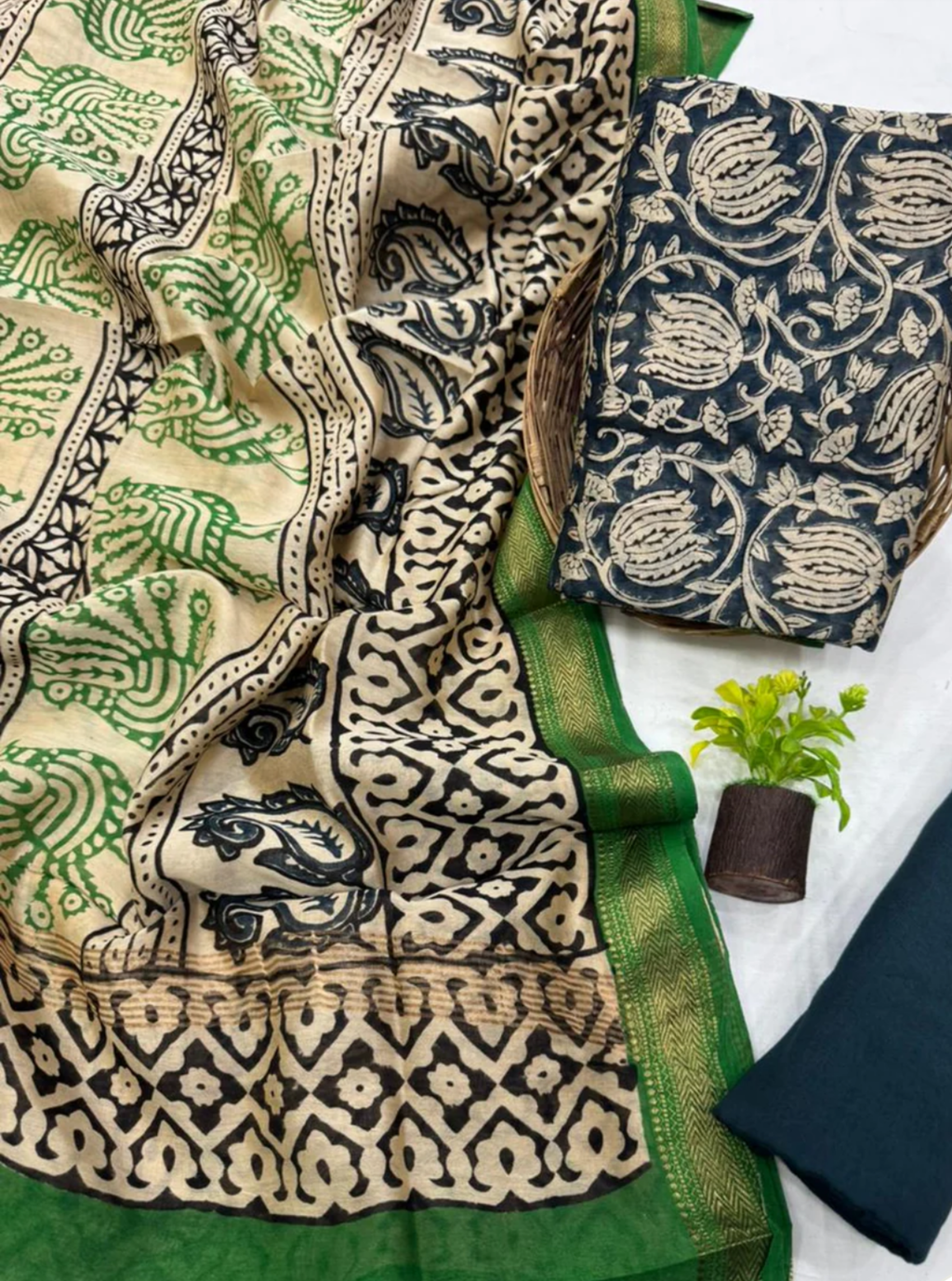 Vanya Hand Block– Maheshwari Silk Suit Set