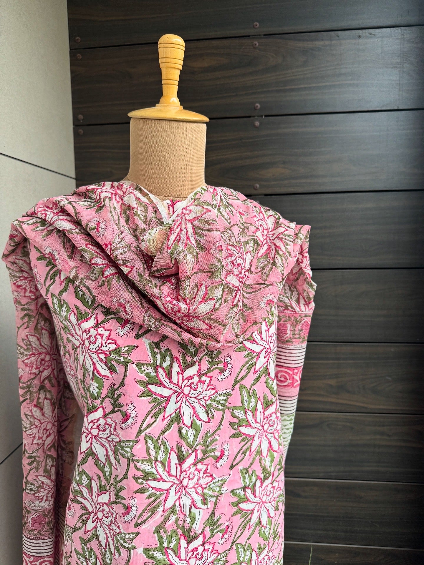 Sanganeri Floral Blockprint With Chanderi Dupatta