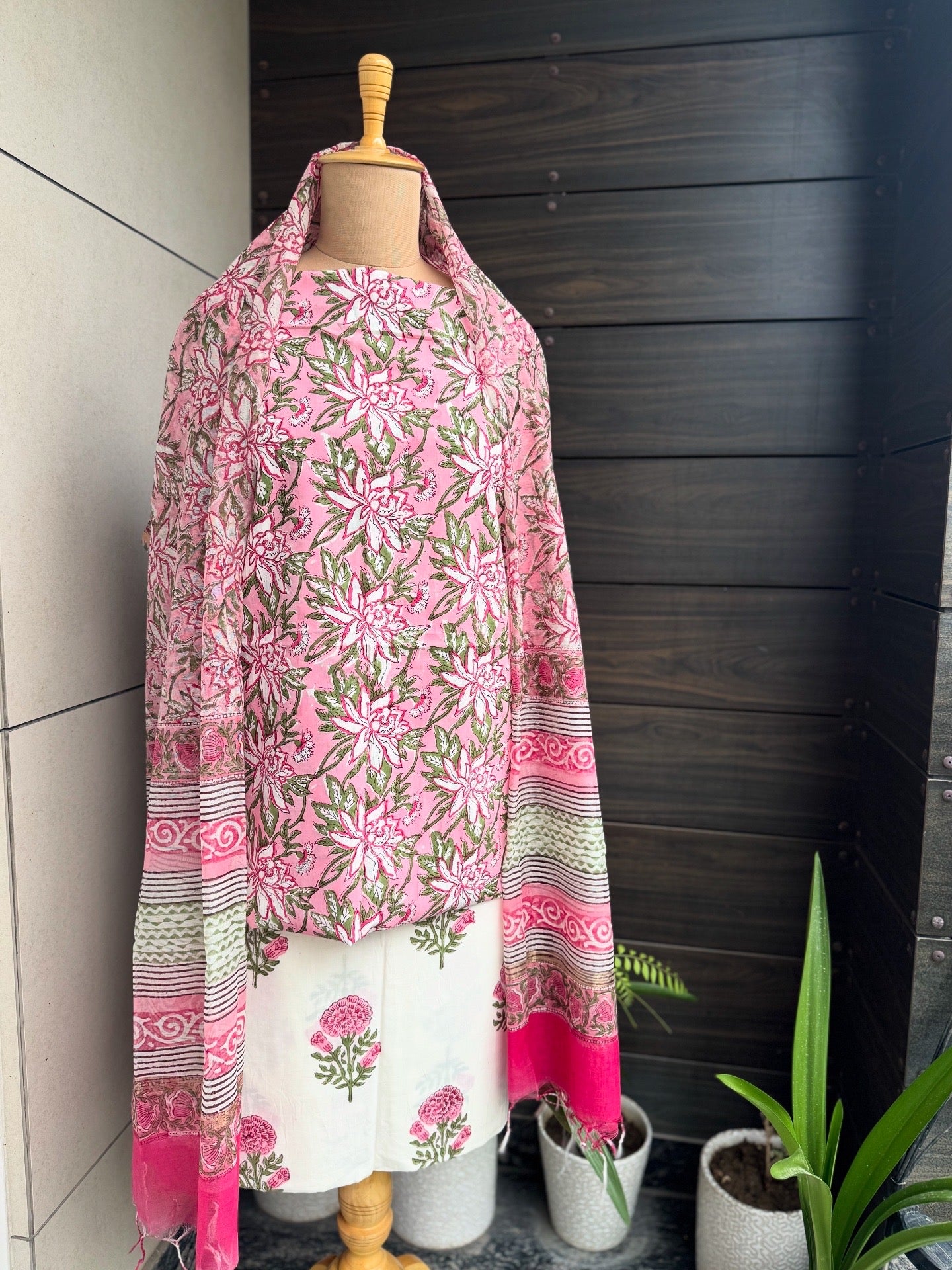 Sanganeri Floral Blockprint With Chanderi Dupatta